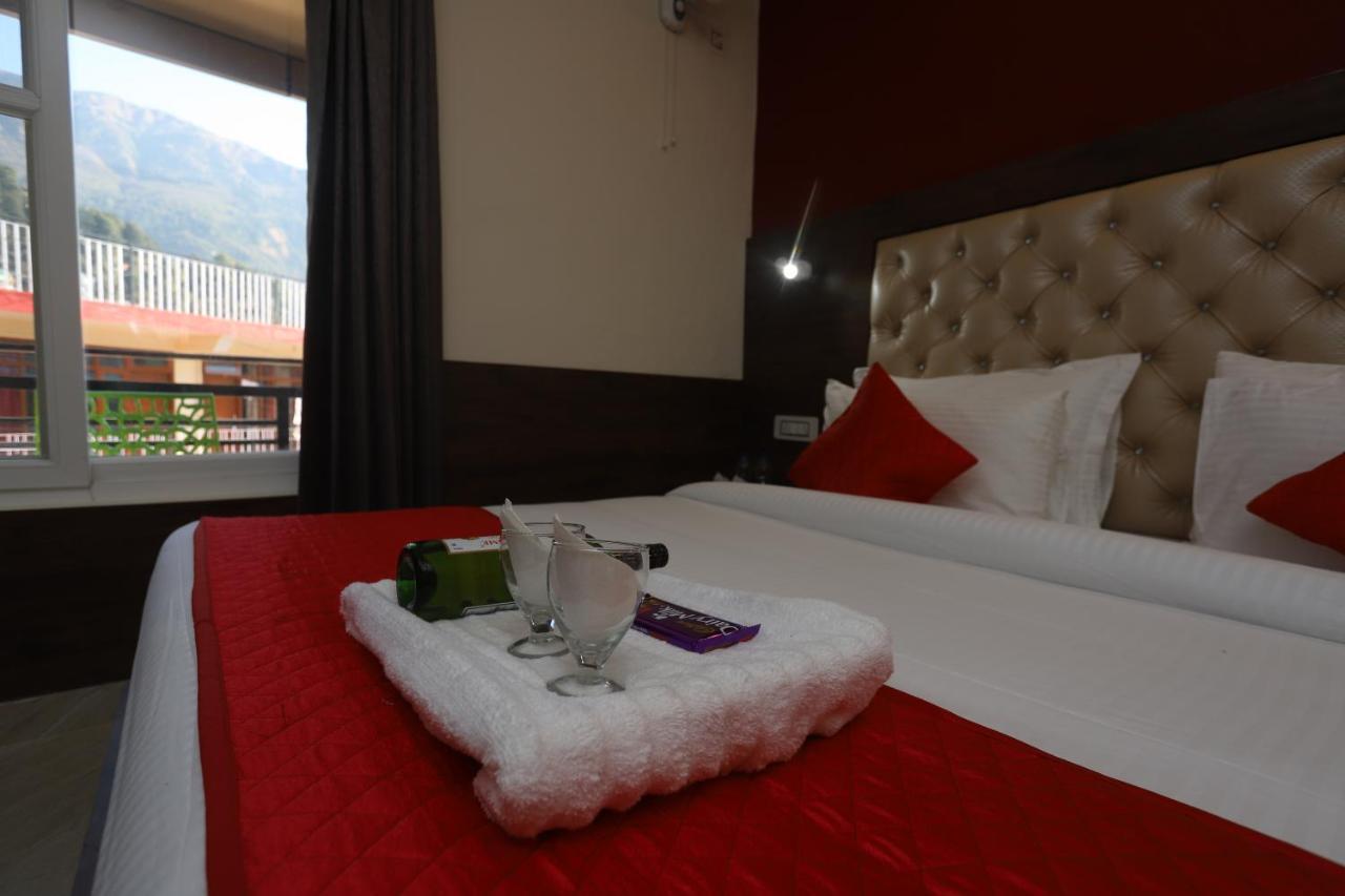 Hotel The Nest, Rooftop Cafe, Bonfire With A Sceneric Mountain View McLeod Ganj Buitenkant foto